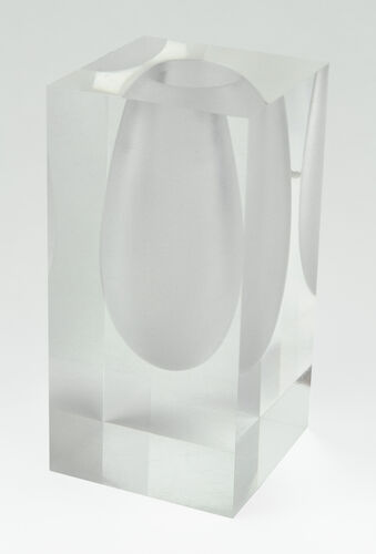 Acrylic Vase – 6″ Frosted